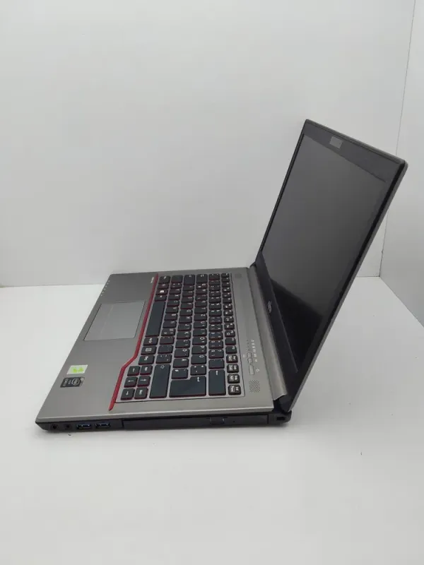 Ноутбук Fujitsu LifeBook E744 / 14" (1600x900) TN / Intel Core i5-4300M (2 (4) ядра по 2.6 - 3.3 GHz) / 8 GB DDR3 / 120 GB SSD / Intel HD Graphics 4600 б/в - зображення 8