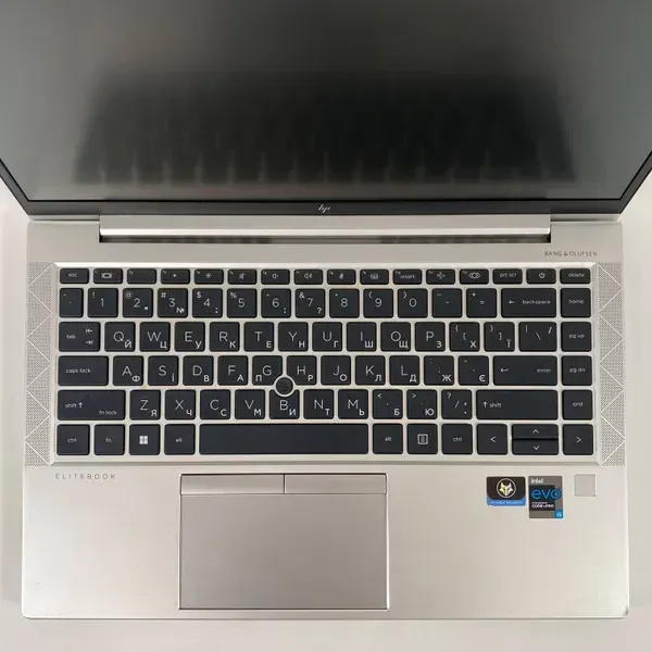 Ультрабук Б-клас HP EliteBook 840 G8 / 14" (1920x1080) IPS / Intel Core i5-1145G7 (4 (8) ядра по 2.6 - 4.4 GHz) / 16 GB DDR4 / 256 GB SSD / Intel Iris Xe Graphics / WebCam / TouchID б/в - зображення 3