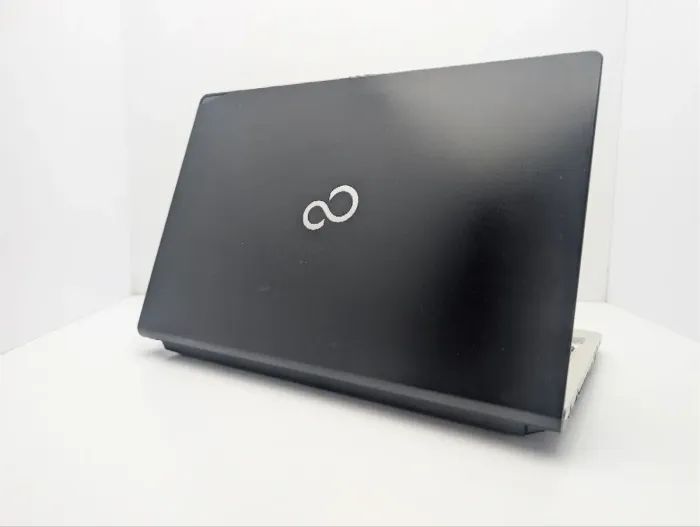 Ультрабук Fujitsu LifeBook S935 / 13.3" (1920x1080) IPS / Intel Core i5-5200U (2 (4) ядра 2.2 - 2.7 GHz) / 8 GB DDR3 / 256 GB SSD / Intel HD Graphics 5500 / WebCam б/в - зображення 8