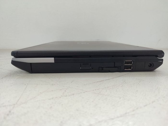 Ноутбук Fujitsu LifeBook E782 / 15.6" (1600x900) TN / Intel Core i5-3230M (2 (4) ядра по 2.6 - 3.2 GHz) / 8 GB DDR3 / 128 GB SSD / HD Graphics 4000 б/в - зображення 4