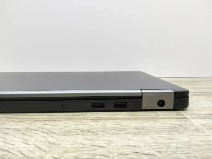 Ноутбук Б-клас Dell Latitude E7470 / 14" (1920x1080) IPS / Intel Core i5-6300U (2 (4) ядра по 2.4 - 3.0 GHz) / 8 GB DDR4 / 120 GB SSD / Intel HD Graphics 520 / WebCam б/в - зображення 6