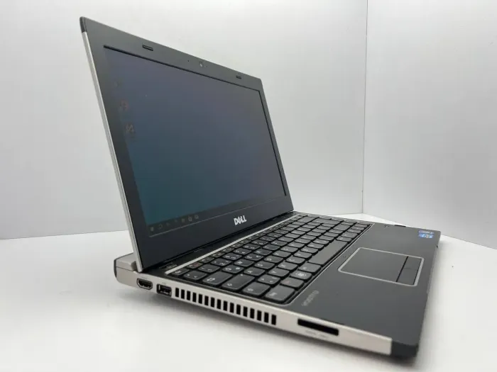 Ноутбук Dell Vostro v132 / 13.3" (1366x768) TN / Intel Core i5-2430M (2 (4) ядра по 2.4 - 3.0 GHz) / 4 GB DDR3 / 120 GB SSD / Intel HD Graphics 3000 / WebCam б/в - зображення 3