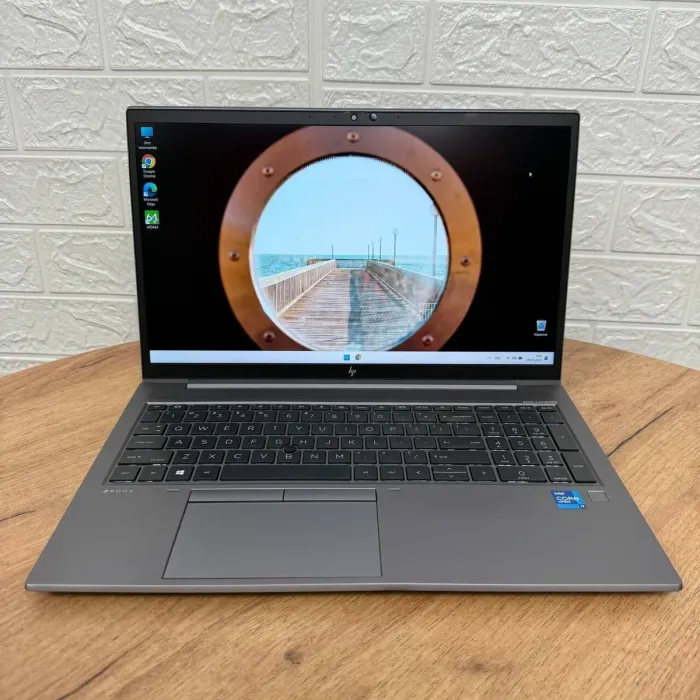 Ультрабук HP ZBook Firefly 15 G8 / 15.6" (1920x1080) IPS / Intel Core i7-1185G7 (4 (8) ядра по 1.2 - 4.8 GHz) / 16 GB DDR4 / 512 GB SSD NVMe / Intel Iris Xe Graphics / WebCam б/в - зображення 2