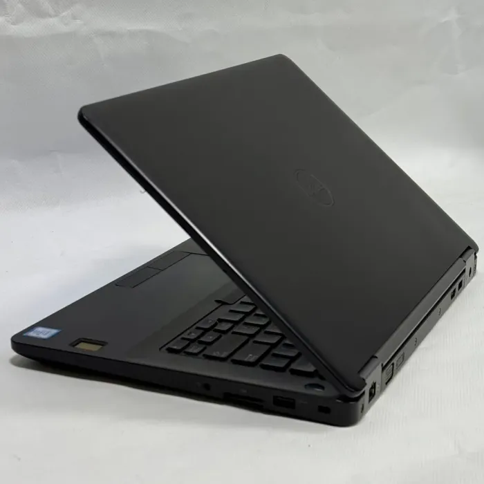 Ультрабук Б-клас Dell Latitude E5470 / 14" (1366x768) TN / Intel Core i5-6300U (2 (4) ядра по 2.4 - 3.0 GHz) / 6 GB DDR4 / 128 GB SSD M.2 / Intel HD Graphics 520 / WebCam / Windows 10 Pro б/в - зображення 9