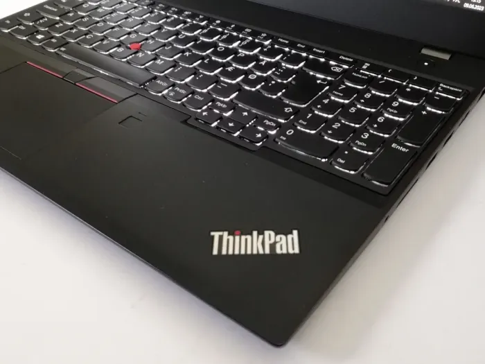 Робоча станція Б-класс Lenovo ThinkPad P52s / 15.6" IPS / Core i7-8550U (4(8) ядра по 1.8-4 GHz) / 16GB DDR4 / 512GB SSD / Quadro P500, 2GB GDDR5, 64-bit / WebCam / Два АКБ б/в - зображення 4