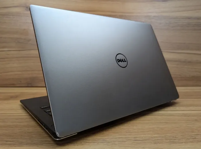 Ультрабук Б-клас Dell XPS 13 9350 / 13.3" (1920x1080) IPS / Intel Core i5-6200U (2 (4) ядра по 2.3 - 2.8 GHz) / 8 GB DDR3 / 256 GB SSD / Intel HD Graphics 520 / Windows 10 б/в - зображення 7