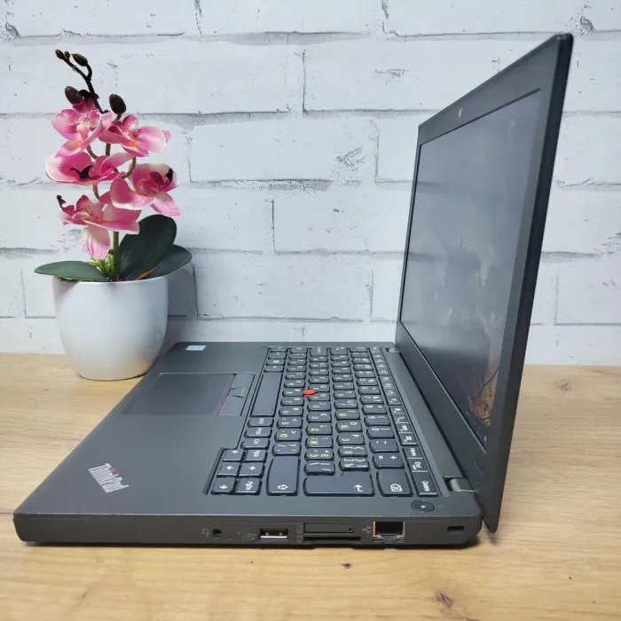 Нетбук Lenovo ThinkPad X260 / 12.5" (1366x768) TN / Intel Core i5-6200U (2 (4) ядра по 2.3 - 2.8 GHz) / 16 GB DDR4 / 128 GB SSD / Intel HD Graphics 520 / WebCam б/в - зображення 4