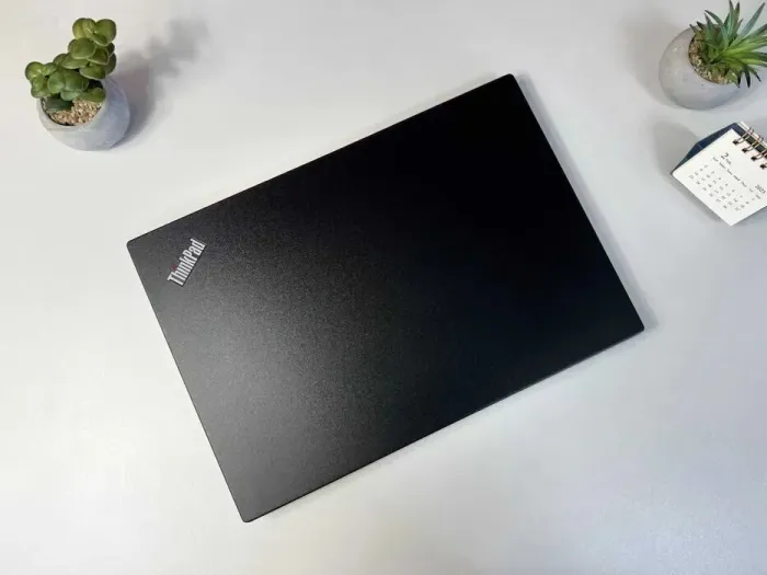 Ультрабук Lenovo ThinkPad T14 Gen 1 / 14" (1920x1080) IPS / Intel Core i5-10310U (4 (8) ядра по 1.7 - 4.4 GHz) / 16 GB DDR4 / 256 GB SSD M.2 / Intel UHD Graphics / WebCam б/в - зображення 7