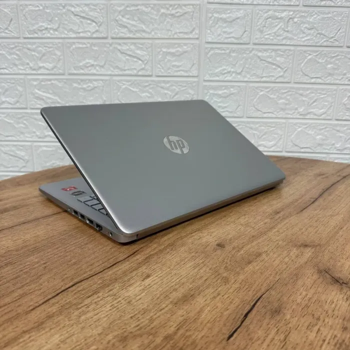 Ноутбук Б-клас HP 14-dk1025wm / 14" (1366x768) TN / AMD Ryzen 3 3300U (4 ядра по 2.1 - 3.5 GHz) / 8 GB DDR4 / 120 GB SSD / AMD Radeon Vega 6 Graphics / WebCam б/в - зображення 6