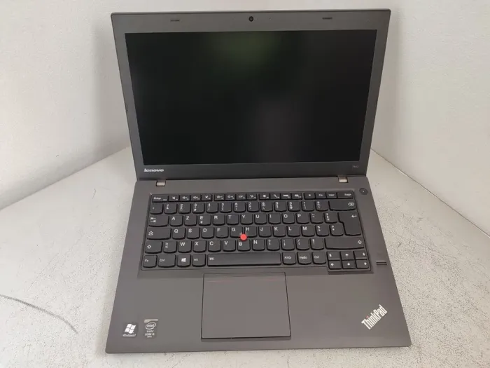 Ноутбук Lenovo ThinkPad T440 / 14" (1600x900) TN / Intel Core i5-4300U (2 (4) ядра по 1.9 - 2.9 GHz) / 8 GB DDR3 / 128 GB SSD / Intel HD Graphics 4400 / WebCam б/в - зображення 2