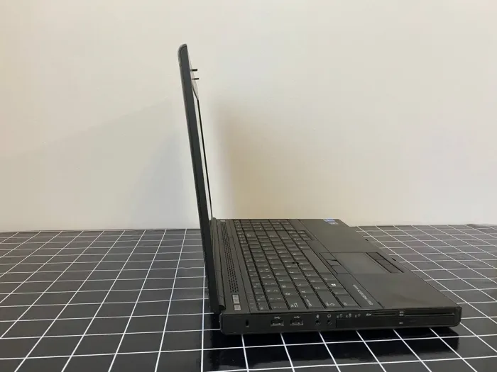 Мобільна робоча станція Б-клас Dell Precision M4800 / 15.6" (1920x1080) TN / Intel Core i7-4600M (2 (4) ядра по 2.9 - 3.6 GHz) / 8 GB DDR3 / 240 GB SSD / nVidia Quadro K2100M, 2 GB GDDR5, 128-bit / WebCam / HDMI / DisplayPort б/в - зображення 4