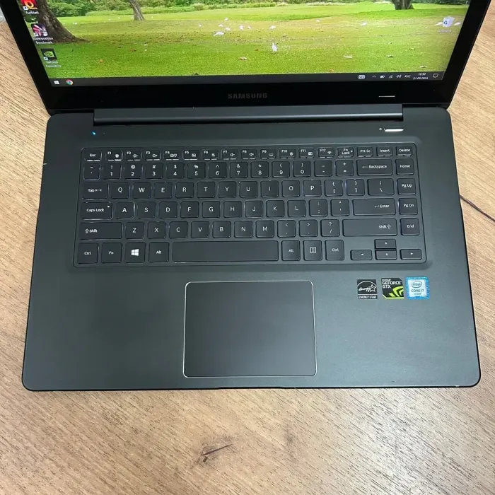 Ігровий ноутбук Б-клас Samsung NP950Z5L-X03US / 15.6" (3840x2160) IPS Touch / Intel Core i7-6700HQ (4 (8) ядра по 2.6 - 3.5 GHz) / 16 GB DDR4 / 256 GB SSD / nVidia GeForce GTX 950M, 2 GB GDDR5, 128-bit / WebCam б/в - зображення 7