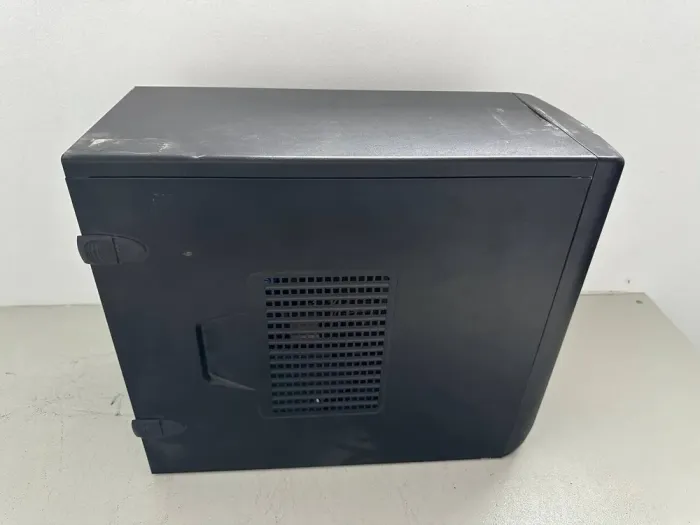 Комп'ютер Bluechip Tower / Intel Core i3-6100 (2 (4) ядра по 3.7 GHz) / 8 GB DDR3 / 240 GB SSD / Intel HD Graphics 530 / DVD-ROM / VGA б/в - зображення 3