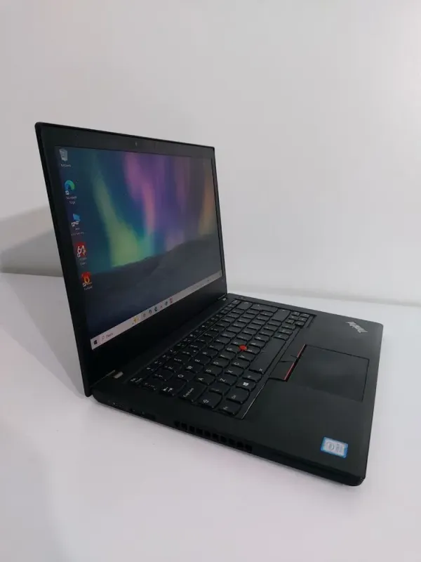 Ноутбук Lenovo ThinkPad T480 / 14" (2560x1440) TN / Intel Core i7-8550U (4 (8) ядра по 1.8 - 4.0 GHz) / 16 GB DDR4 / 256 GB SSD M.2 / Intel UHD Graphics 620 / WeCam б/в - зображення 4