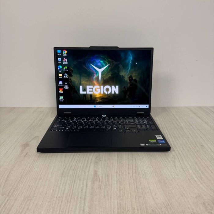 Ігровий ноутбук Lenovo Legion 5 15IRX10 / 15,6" (2560x1440) OLED / Intel Core i7-13650HX (14 (20) ядер по 2,6 - 4,9 ГГц) / 32 ГБ DDR5 / 1000 ГБ SSD / nVidia GeForce RTX 5060, 8 ГБ GDDR7, 128-біт / Веб-камера б/в - зображення 2