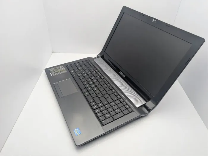 Ноутбук Asus N53S / 15.6" (1366x768) TN / Intel Core i3-2330M (2 (4) ядра по 2.2 GHz) / 8 GB DDR3 / 320 GB HDD / nVidia GeForce GT 540M, 1 GB GDDR3, 128-bit / WebCam / DVD-ROM б/в - зображення 7
