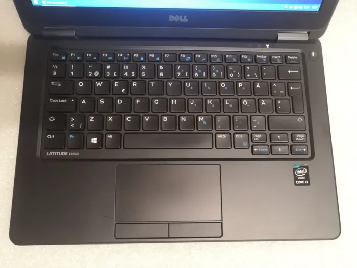 Нетбук Б-клас Dell Latitude / 12.5" TN / Core i3-5010U (2(4) ядра по 2.1GHz) / 4GB DDR3 / 128GB SSD / WebCam / HD Graphics 5500 / HDMI б/в - зображення 3