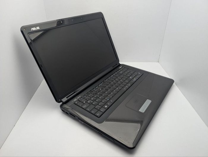 Ноутбук Asus X70I / 17.3" (1600x900) TN / Intel Pentium T4300 (2 ядра по 2.1 GHz) / 4 GB DDR2 / 500 GB HDD / nVidia GeForce GT 220M, 1 GB GDDR2, 128-bit / WebCam / DVD-ROM б/в - зображення 6