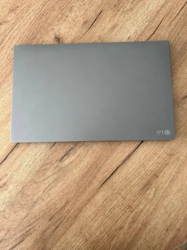 Ноутбук Б-клас LG Gram 15Z975 / 15.6" (1920x1080) IPS / Intel Core i7-8550U (4 (8) ядра по 1.8 - 4.0 GHz) / 8 GB DDR4 / 256 GB SSD M.2 / Intel UHD Graphics 620 / WebCam / HDMI б/в - зображення 6