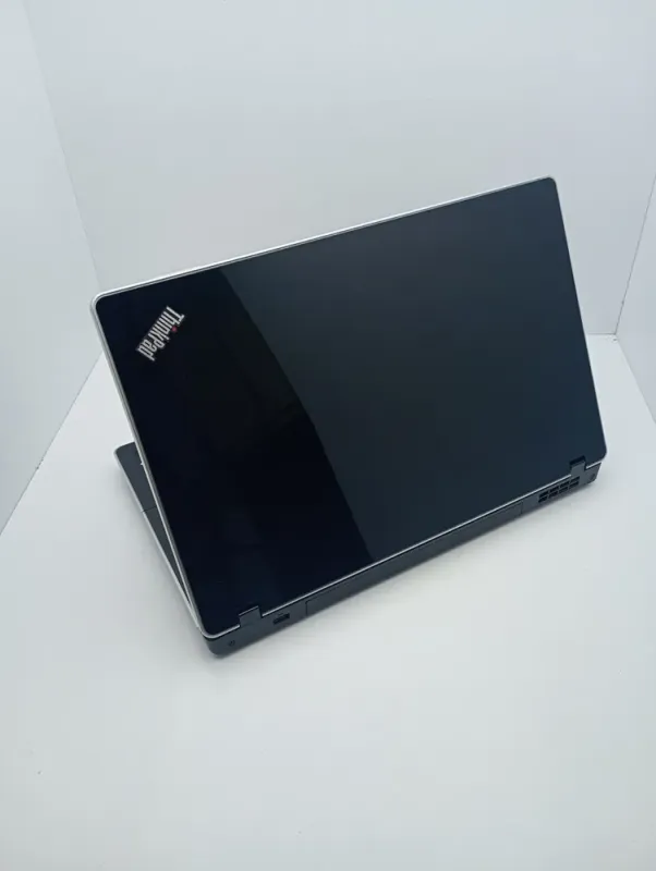 Ноутбук Lenovo ThinkPad Edge 15 / 15.6" (1366x768) TN / Intel Core i3-380M (2(4) ядра по 2.53 GHz) / 6 GB DDR3 / 320 GB HDD / Intel HD Graphics / WebCam б/в - зображення 8