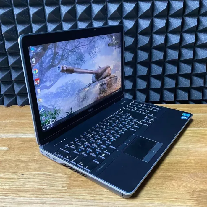 Ноутбук Dell Latitude E6540 / 15.6" (1920x1080) TN / Intel Core i5-4300M (2 (4) ядра по 2.6 - 3.3 GHz) / 8 GB DDR3 / 128 GB SSD / Intel HD Graphics 4600 / WebCam б/в - зображення 3