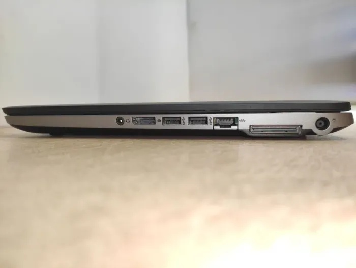 Ноутбук HP Elitebook 850 G2 / 15.6" (1366x768) TN / Intel Core i5-5300U (2 (4) ядра по 2.3 - 2.9 GHz) / 16 GB DDR3 / 256 GB SSD / AMD Radeon R7 M260X, 1 GB DDR5, 128-bit / WebCam б/в - зображення 5