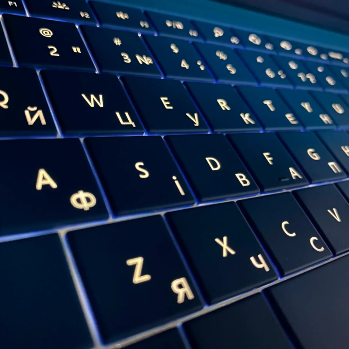 Нетбук-трансформер Microsoft Surface Pro 3 / 12" (2160x1440) IPS Touch / Intel Core i7-4650U (2 (4) ядра по 1.7 - 3.3 GHz) / 8 GB DDR3 / 512 GB SSD / Intel HD Graphics 5000 / WebCam б/в - зображення 6