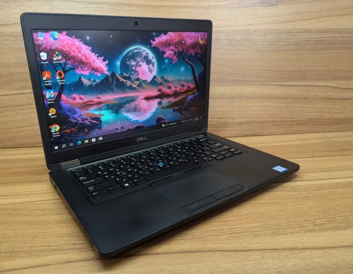 Ультрабук Dell Latitude 5490 / 14" (1920x1080) IPS / Intel Core i5-7300U (2 (4) ядра по 2.6 - 3.5 GHz) / 8 GB DDR4 / 240 GB SSD / Intel HD Graphics 620 / WebCam / HDMI / Windows 10 б/в - зображення 4