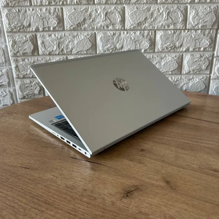 Ультрабук Б-клас HP ProBook 650 G8 / 15.6" (1920x1080) IPS / Intel Core i5-1145G7 (4 (8) ядра по 1.1 - 4.4 GHz) / 16 GB DDR4 / 256 GB SSD / Intel Iris Xe Graphics / WebCam б/в - зображення 6