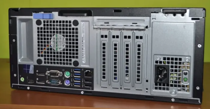 Комп'ютер Б-клас Dell OptiPlex 5040 Tower / Intel Core i3-6100 (2 (4) ядра по 3.7 GHz) / 8 GB DDR3 / 120 GB SSD + 500 GB HDD / Intel HD Graphics 530 / DVD-ROM б/в - зображення 8