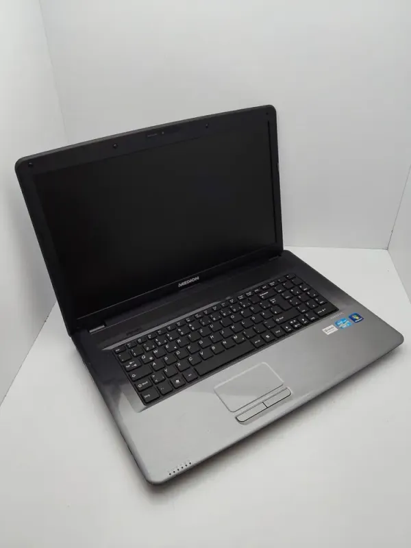 Ноутбук Acer Medion E7222 / 17.3" (1600x900) TN / Intel Core i5-2540M (2 (4) ядра по 2.6 - 3.3 GHz) / 6 GB DDR3 / 500 GB HDD / Intel HD Graphics 3000 / WebCam б/в - зображення 3