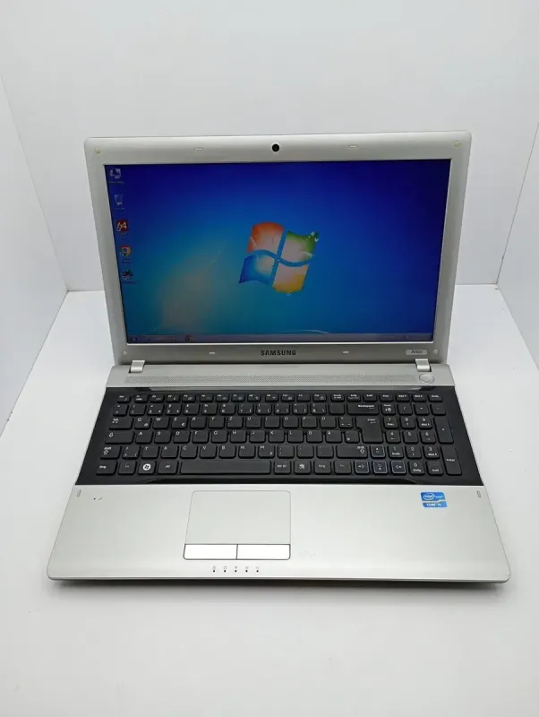 Ноутбук Samsung RV520 / 15.6" (1366x768) TN / Intel Core i5-2410M (2 (4) ядра по 2.3 - 2.9 GHz) / 6 GB DDR3 / 500 GB HDD / nVidia GeForce GT 520M, 1 GB GDDR3, 64-bit / WebCam б/в - зображення 7