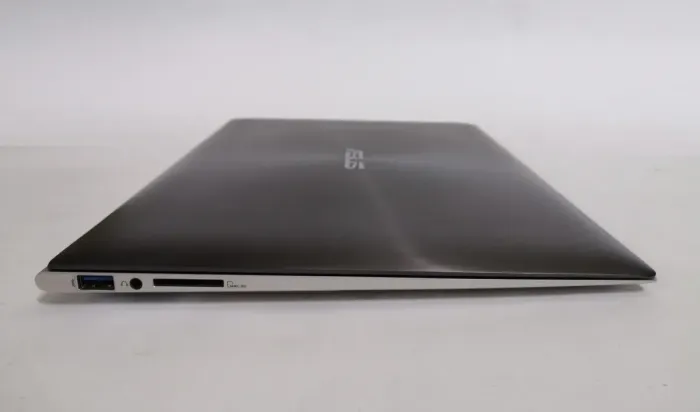 Ультрабук Asus ZenBook UX31LA / 13.3'' (1600x900) TN / Intel Core i5-4200U (2 (4) ядра по 1.6 - 2.6 GHz) / 4 GB DDR3 / 128 GB SSD / Intel HD Graphics 4400 / WebCam / micro HDMI / Win 10 Pro б/в - зображення 6