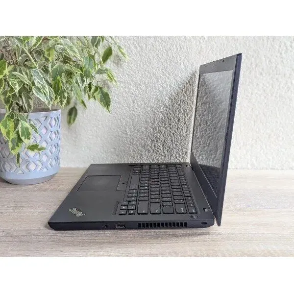 Ультрабук Б-клас Lenovo ThinkPad L490 / 14" (1920x1080) IPS / Intel Core i5-8365U (4 (8) ядра по 1.6 - 4.1 GHz) / 16 GB DDR4 / 256 GB SSD / Intel UHD Graphics / WebCam б/в - зображення 6