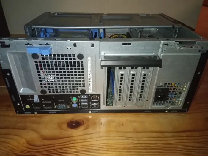 ПК Б-клас Dell OptiPlex 5040 Tower / Core i3-6100T (2(4) ядра по 3.2GHz) / 4GB DDR3 / 120GB SSD / HD Graphics 530 / DVD-RW б/в - зображення 3