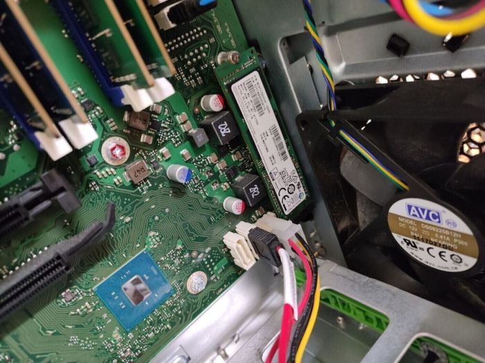 Комп'ютер Fujitsu Esprimo P757/E90+ Tower / Intel Core i5-6500 (4 ядра по 3.2 - 3.6 GHz) / 8 GB DDR4 / no HDD / Intel HD Graphics 530 / 280W / DisplayPort / DVI б/в - изображение 8