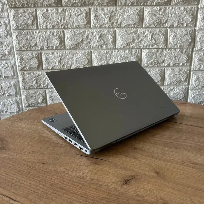 Ігровий ультрабук Б-клас Dell Latitude 5530 / 15.6" (1920x1080) IPS / Intel Core i7-1265U (10 (12) ядер по 3.6 - 4.8 GHz) / 8 GB DDR4 / 512 GB SSD / nVidia GeForce MX550, 2 GB GDDR6, 64-bit / WebCam б/в - зображення 6