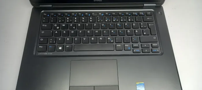 Ноутбук Б-клас Dell Latitude E5450 / 14" (1600x900) TN / Intel Core i5-5300U (2 (4) ядра по 2.3-2.9 GHz) / 8 GB DDR3 / 256 GB SSD /HD Graphics 5500 / WebCam / HDMI б/в - зображення 3