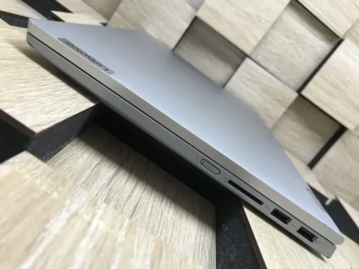 Ноутбук-трансформер Б-класс Lenovo IdeaPad Flex 5 14IIL05 / 14" (1920x1080) IPS Touch / Intel Core i5-1035G1 (4 (8) ядра по 1.0 - 3.6 GHz) / 16 GB DDR4 / 256 GB SSD M.2 / Intel UHD Graphics / WebCam / HDMI б/в - зображення 6