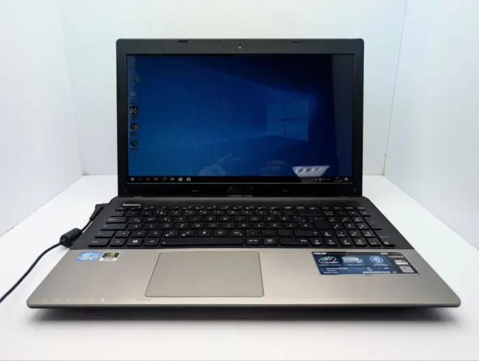 Ноутбук Asus A55V / 15.6" (1366x768) TN / Intel Core i7-3612QM (4 (8) ядра по 2.1 - 3.1 GHz) / 8 GB DDR3 / 240 GB SSD / nVidia GeForce 410M, 1 GB GDDR3, 64-bit / WebCam / DVD-ROM б/в - зображення 2