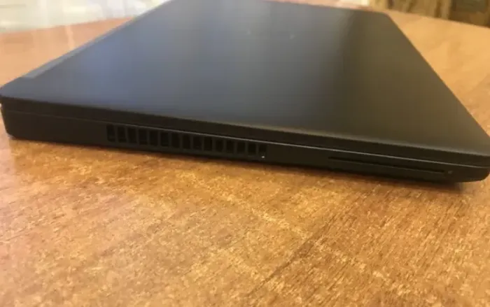 Ігровий ноутбук Dell Precision 3510 / 15.6" (1920x1080) IPS Touch / Intel Core i7-6700HQ (4 (8) ядра по 2.6 - 3.5 GHz) / 16 GB DDR4 / 256 GB SSD / AMD FirePro W5130M, 2 GB GDDR5, 128-bit / WebCam б/в - зображення 6