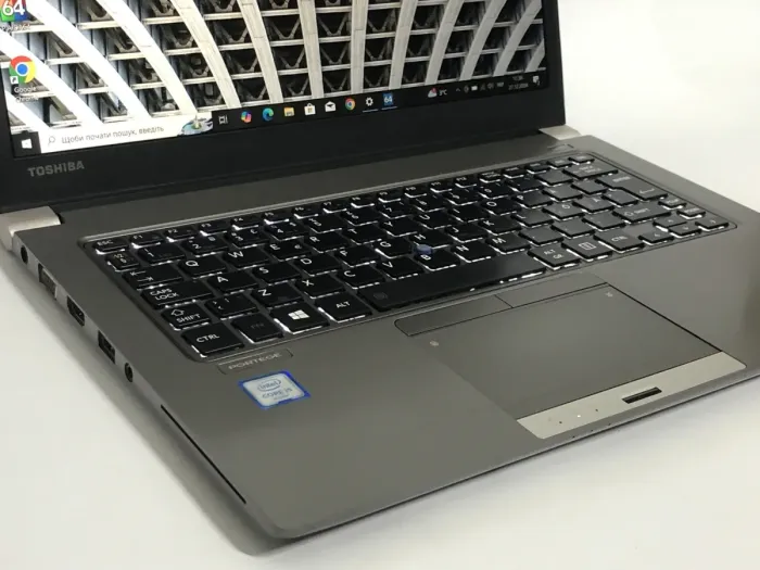 Ноутбук Б-клас Toshiba Portege Z30-C / 13.3" (1920x1080) IPS / Intel Core i5-6300U (2 (4) ядра по 2.4 - 3.0 GHz) / 8 GB DDR3 / 128 GB SSD / Intel HD Graphics 520 / WebCam / Win 10 Pro б/в - зображення 9