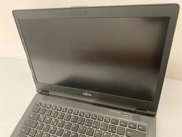 Ноутбук Б-клас Fujitsu LifeBook U748 / 14" (1920x1080) IPS / Intel Core i5-7200U (2 (4) ядра по 2.5 - 3.1 GHz) / 8 GB DDR4 / 256 GB SSD / Intel HD Graphics 620 / WebCam б/в - зображення 3