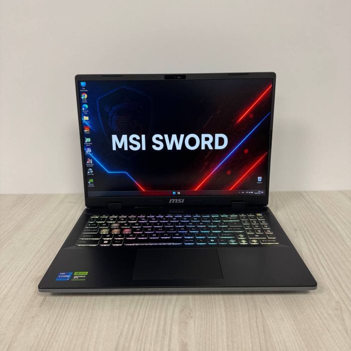 Ігровий ноутбук Б-клас MSI Sword 16 HX B13VGKG / 16" (2560x1600) IPS / Intel Core i7-13700HX (16 (24) ядер по 2.1 - 5.0 GHz) / 32 GB DDR5 / 1000 GB SSD NVMe / nVidia GeForce RTX 4070, 8 GB GDDR6, 128-bit б/в - зображення 2