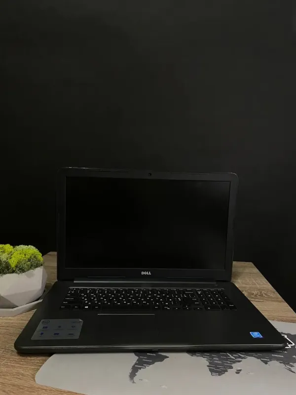 Ноутбук Dell P32E / 17.3" (1600x900) TN / Intel Pentium 4415U (2 (4) ядра по 2.3 GHz) / 4 GB DDR3 / 240 GB SSD / Intel HD Graphics 610 / WebCam / Win 10 / АКБ не тримає б/в - зображення 2