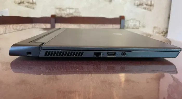 Ігровий ноутбук Dell Alienware M15 R4 / 15.6" (1920x1080) IPS / Intel Core i7-10870H (8 (16) ядер по 2.2 - 5.0 GHz) / 16 GB DDR4 / 512 GB SSD / nVidia GeForce RTX 3070, 8 GB GDDR6, 256-bit / WebCam б/в - зображення 6