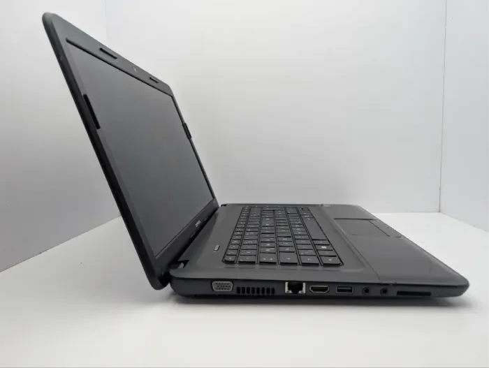 Ноутбук HP Compaq CQ58 / 15.6" (1366x768) TN / AMD E1-1200 (2 ядра по 1.4 GHz) / 6 GB DDR3 / 500 GB HDD / AMD Radeon HD 7310 Graphics / WebCam / DVD-ROM б/в - зображення 4