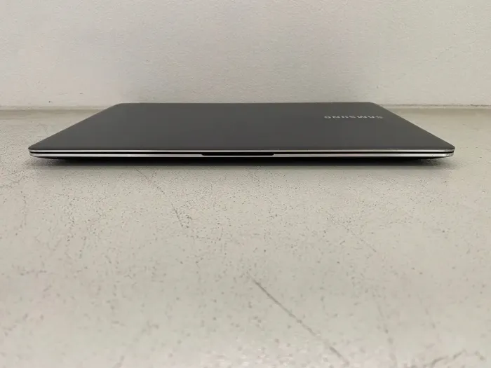 Ноутбук Samsung NP900X3C / 13.3" (1600x900) IPS / Intel Core i5-3317U (2 (4) ядра по 1.7 - 2.6 GHz) / 4 GB DDR3 / 128 GB SSD / Intel HD Graphics 4000 / WebCam / microHDMI б/в - зображення 7