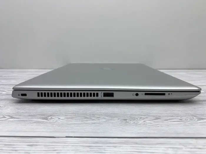 Ультрабук Б-клас HP ProBook 440 G5 / 14" (1920x1080) IPS / Intel Core i5-8350U (4 (8) ядра по 1.7 - 3.6 GHz) / 8 GB DDR4 / 240 GB SSD / Intel UHD Graphics 620 / WebCam б/в - зображення 4