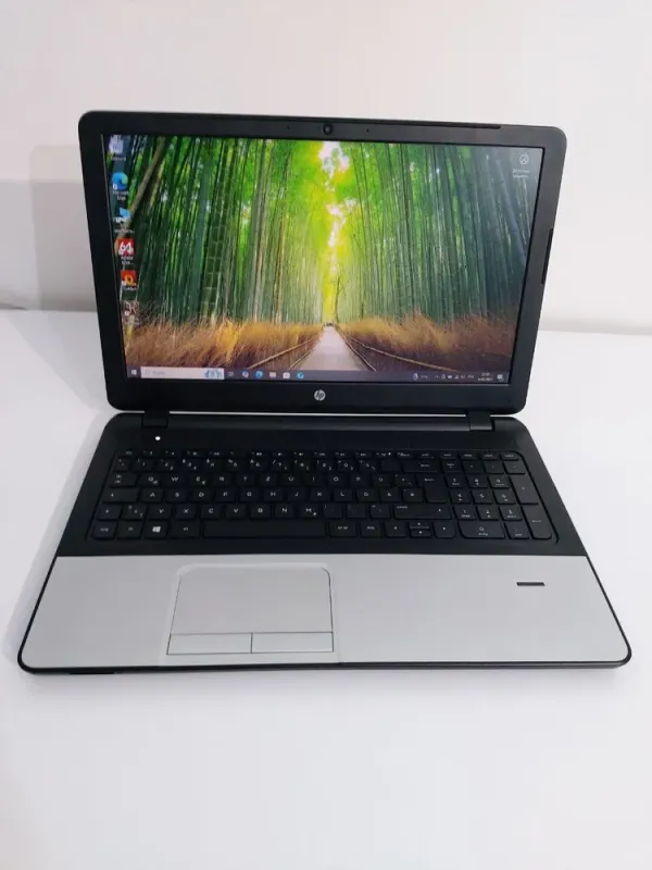 Ноутбук HP 350 G2 / 15.6" (1366x768) TN / Intel Core i3-5010U (2 (4) ядра по 2.1 GHz) / 16 GB DDR3 / 256 GB SSD / Intel HD Graphics 5500 / WebCam / DVD-ROM б/в - зображення 2